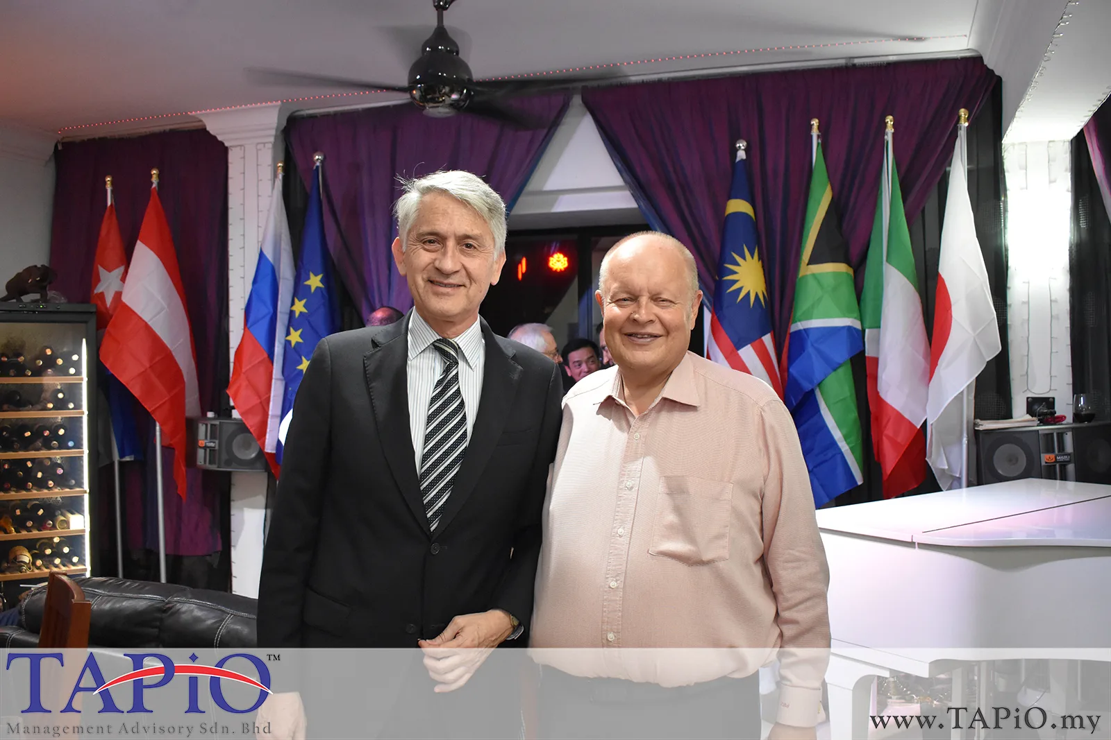 from left to the right: Ambassador of Chile H.E. Rodrigo Perez Manriquez, Chairman of TAPiO Management Advisory Mr. Bernhard Schutte