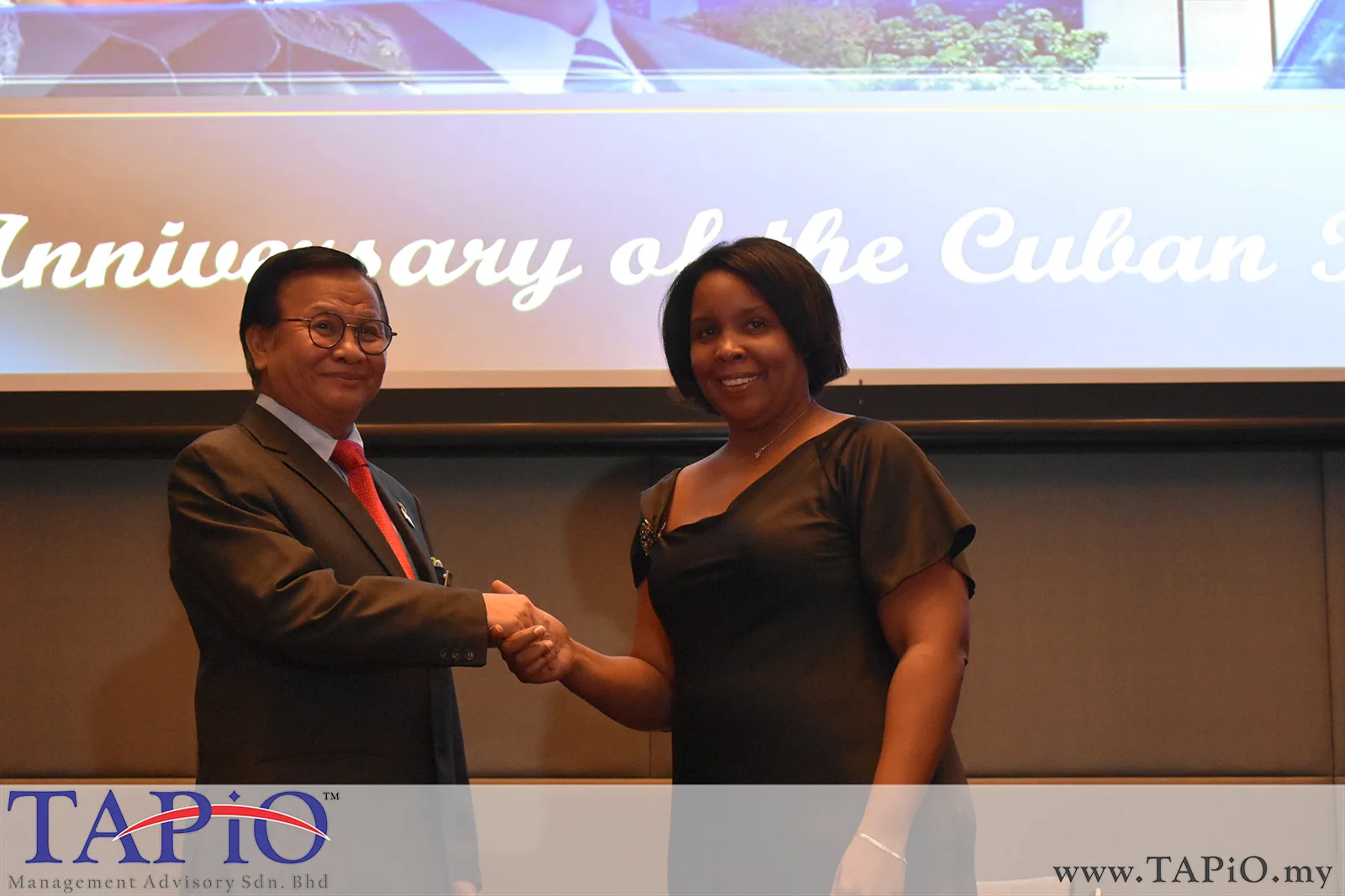 from left to the right: Deputy Minister of Works Haji Mohd Anuar bin Mohd Tahir, Ambassador of Cuba H.E. Ibete Fernandez Hernandez