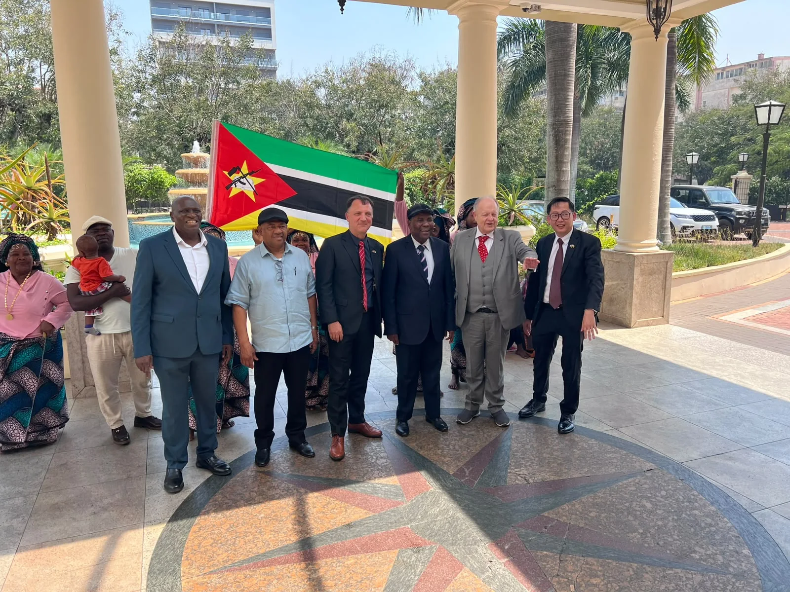The TAPiO delegation with GEN representatives in Mozambique