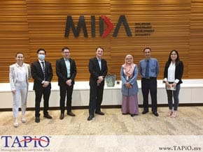 diplomat group photo session