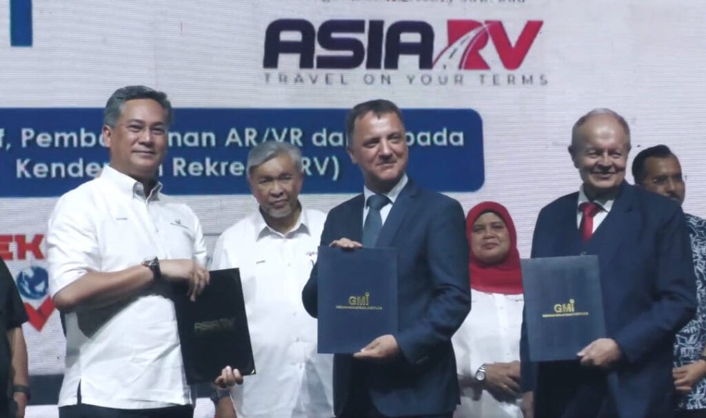 The signing ceremony, which took place on September 27 at Ekspo TVET@KKDW 2024 in Melaka, was witnessed by YAB Dato' Seri Dr. Ahmad Zahid bin Hamidi, Deputy Prime Minister of Malaysia.